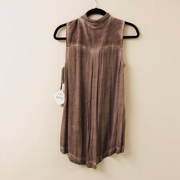 Flowy Sleeveless Blouse NWT - Picture 3 of 7